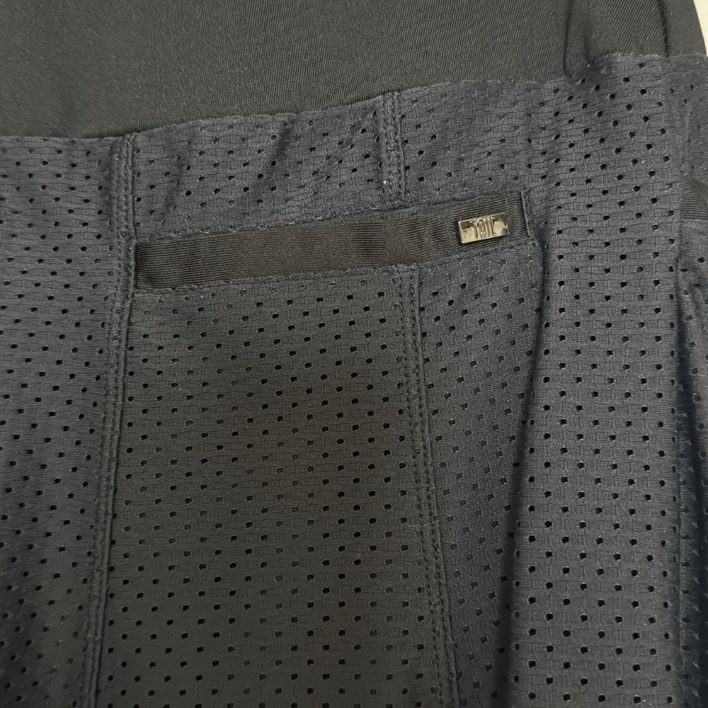 Tail Perforated Skort for Golf - Picture 4 of 6